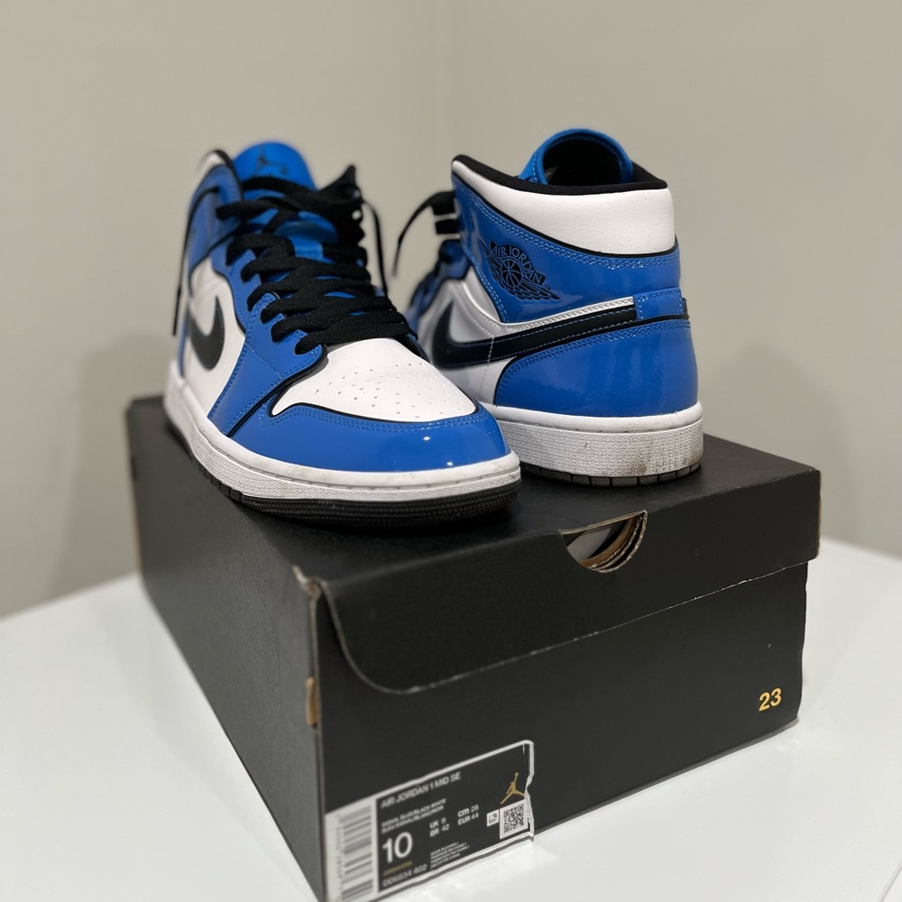 Air Jordan 1 Mid SE - Picture 2 of 2